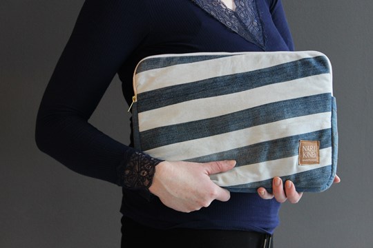 laptop_sleeve_stripes.jpg